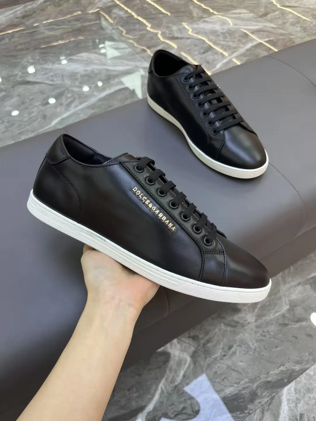 Men's Men's Shoes 💰400 [New Style] 🐝🐝DG men's calfskin sneakers Portofino Yacht shoes, simple and versatile design, unique saddle leather soles. The Dolce &G logo rear wing is the icing on the cake. Imported cowhide + rubber outsole Size: 39-44 (customized at 38.45)